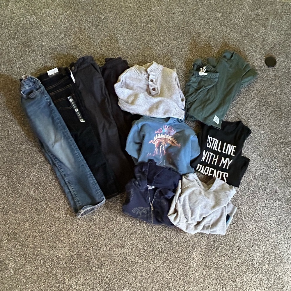 Boys 5-6 (mostly 6 - all fit same size) lot of clothes